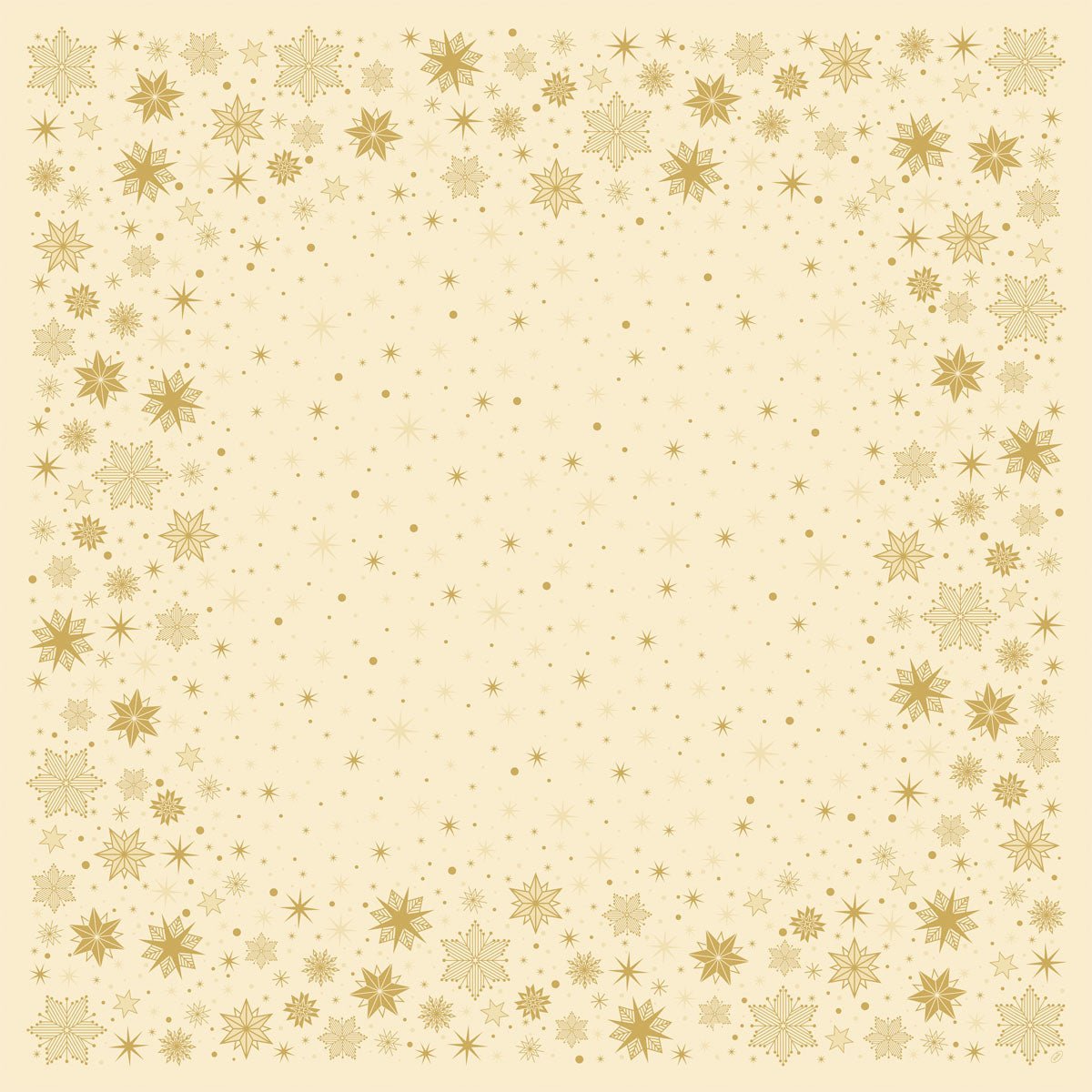 La nappe de table Dunisilk(Plus) 84x84 de Duni GmbH avec un fond carré beige, une bordure de flocons de neige et de points dorés ainsi que des étoiles dorées éparpillées est une décoration de table élégante et déperlante avec un centre vide.
