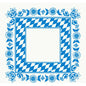 Une nappe carrée Dunicel 84x84 cm de Duni GmbH avec une bordure à losanges bavarois bleu-blanc, un cadre floral bleu sur fond blanc et un centre vide - parfait pour une décoration de table élégante. Paquet : 20 pièces.