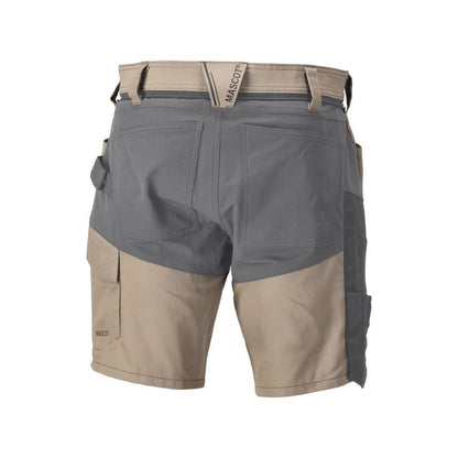 Short, short léger, beige sable foncé/gris anthracite