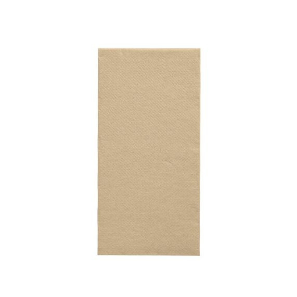 Une serviette en papier rectangulaire et brune de la « DAILY Collection » de PAPSTAR en 1/8-Pli (32 cm x 32 cm) est centrée sur un fond blanc uni. La serviette offre un confort durable avec sa texture lisse et l'absence de motifs ou de designs visibles, constituant ainsi un complément élégamment simple pour toute décoration de table.