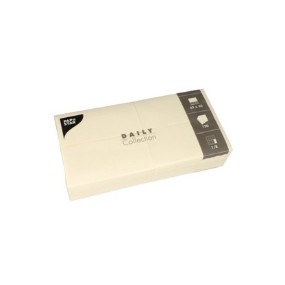 Un paquet de serviettes en papier beige, idéal pour la décoration de table, portant la mention « DAILY Collection » de PAPSTAR GmbH. L'emballage contient des symboles indiquant les dimensions (32 x 32 cm), la quantité (150) et le type de pliage (1/8), vous permettant d'obtenir à la fois des serviettes élégantes et un confort durable pour vos réunions.