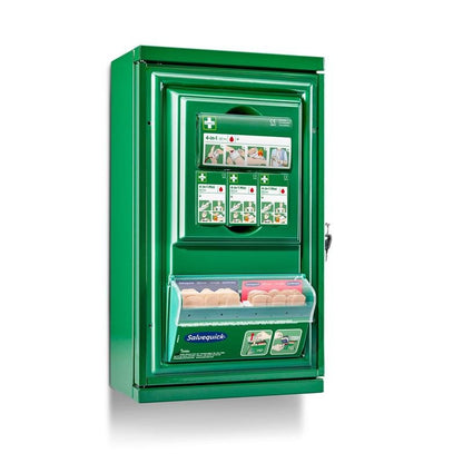 L'armoire à pharmacie Cederroth Mini (métallique) de Orkla Wound Care AB dispose d'un mode d'emploi illustré, d'un compartiment transparent avec des boîtes de pansements, est étiquetée "Salvequick" et possède un mécanisme de fermeture sur le côté droit.