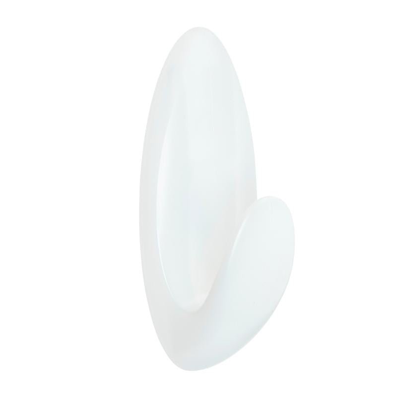 Le crochet pour serviettes de bain Command™ de 3M Deutschland GmbH est un crochet mural adhésif blanc en plastique avec une base ovale et un crochet incurvé, illustré sur un fond blanc simple.