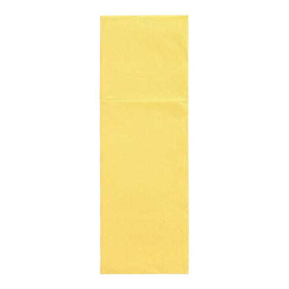 Une serviette en papier jaune rectangulaire de la PAPSTAR 50 serviettes « DAILY Collection » (48 cm x 30 cm, pli pour couverts) de la PAPSTAR GmbH, non pliée et présentée sur fond blanc.