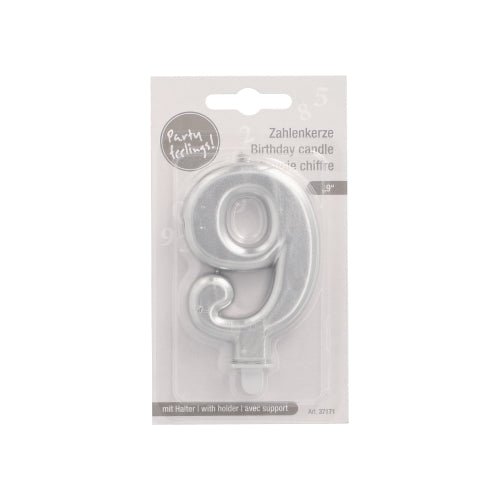 La bougie numérique PAPSTAR GmbH avec support 7 cm "argent" est une bougie numérique argentée dans un emballage plastique avec un texte multilingue et une découpe pour suspendre, parfaite comme bougie d'anniversaire festive.