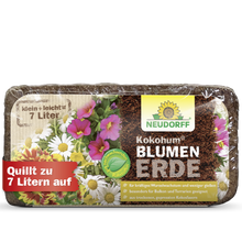 Il est montré un paquet de Neudorff Shop Kokohum BlumenErde, qui s'étend à 7 litres et est idéal pour les fleurs. L'emballage allemand montre des fleurs colorées, des détails du produit et met en avant la teneur en fibres de coco naturelles.