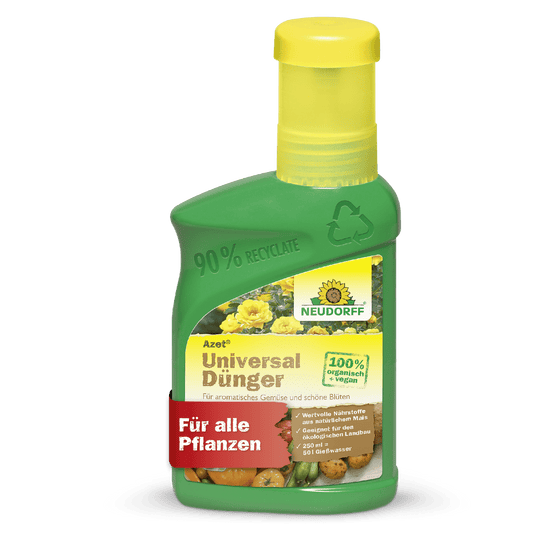 Sur une bouteille en plastique vert de Neudorff Shop Azet Engrais Universel liquide avec un bouchon jaune, sur laquelle est écrit "Pour toutes les plantes" et "100% organique vegan", des légumes et des fleurs sont illustrés, soulignant l'équilibre des nutriments.