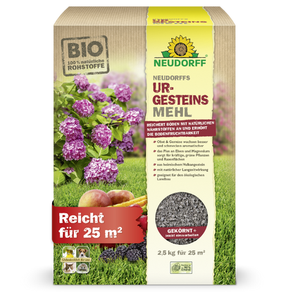 Une boîte de farine de roche de Neudorff du magasin Neudorff est debout et montre des images d'hortensias, de pommes et d'herbe. Le paquet de 2,5 kg couvre 25 m² et est censé améliorer la fertilité du sol.