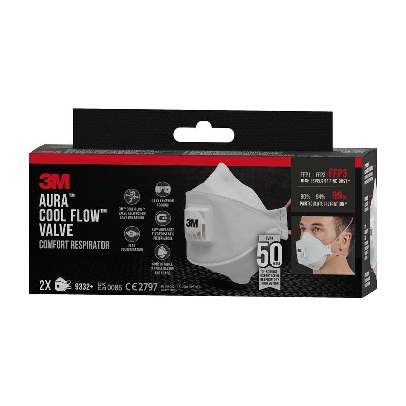 Une boîte noir-rouge du masque anti-particules 3M™ Aura™ Comfort Cool Flow™ 9332+ FFP3 de 3M Deutschland GmbH montre le masque blanc et un utilisateur, et met en avant la filtration FFP3, la résistance respiratoire réduite de 50 % et 2 masques par paquet.