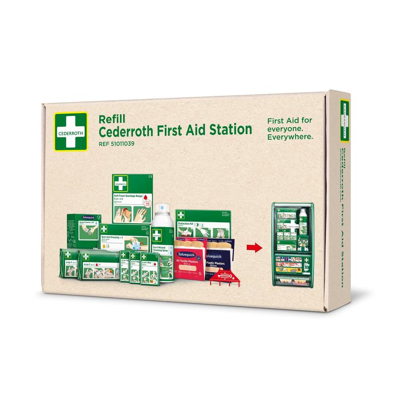 Ein Karton mit der Aufschrift "Cederroth erste-hilfe-mine für cederroth erste-hilfe-station ref 51011026 | Karton (1 Packung)" von Orkla Wound Care AB zeigt Bilder von Erste-Hilfe-Materialien und einer an der Wand montierten Station mit dem Text: "Erste Hilfe für alle. Überall.