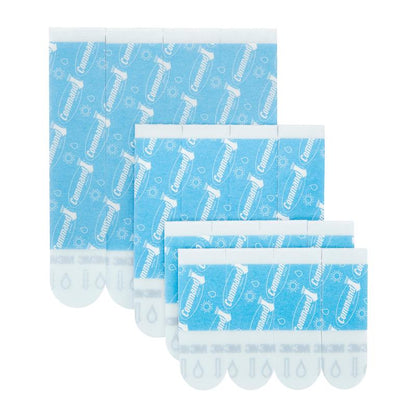 Douze bandes rectangulaires bleues Command™ résistantes à l'eau de 3M Deutschland GmbH (8×S, 4×M, 4×L) avec des symboles blancs et du texte sont illustrées dans un motif décalé - idéal pour une utilisation dans des environnements humides.