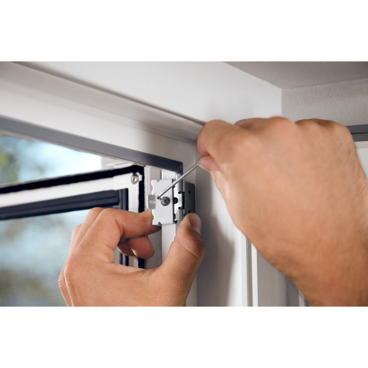 tesa Adapter für FALT-Klapprahmen aus Aluminium, teleskopierbar, anthrazit – Anwendung