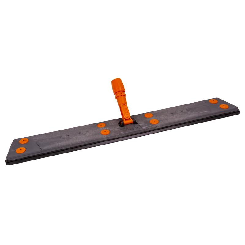 Le TASKI Lamello Balai à poussière/humide 1 pc de Diversey Deutschland GmbH & Co. OHG dispose d'une tête de moppe plate et rectangulaire avec un joint pivotant orange et des éléments de fixation sur une base gris foncé pour fixer facilement des tampons de nettoyage ou un tissu en microfibre.