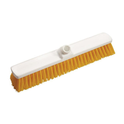 Le balai intérieur Diversey Deutschland GmbH & Co. OHG (400x60x50 mm, doux) est un balai blanc rectangulaire avec des poils doux et un trou fileté central pour la fixation du manche, parfait pour le nettoyage des espaces intérieurs.