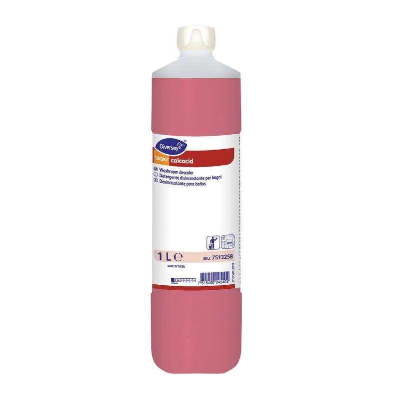 Une bouteille de 1 litre de TASKI Calcacid Nettoyant sanitaire de base de Diversey Deutschland GmbH & Co. OHG, un détartrant liquide rose et nettoyant pour salle de bains avec un bouchon blanc et une étiquette multilingue.