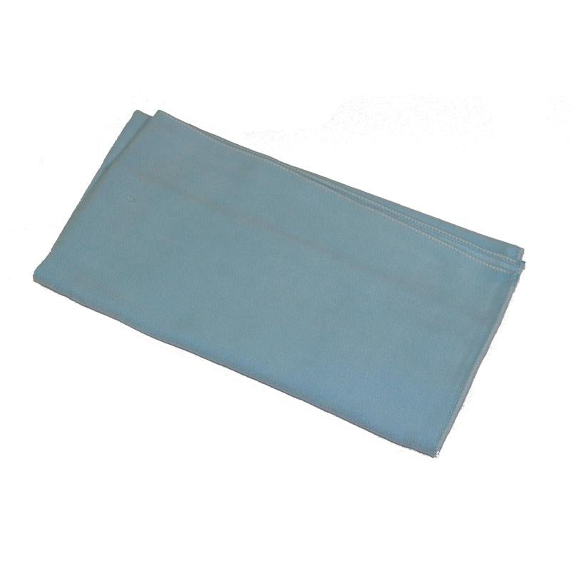 Un chiffon en microfibre TASKI MicroCare 40x40 cm de Diversey Deutschland GmbH & Co. OHG, soigneusement plié, est présenté devant un fond blanc simple.