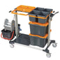 Le TASKI Midi Trolley Wet de Diversey Allemagne est un système de premier choix pour le nettoyage humide professionnel avec des housses de mop plat et Kentucky, équipé de quatre roues, de récipients codés par couleur, d'un caddy avec outils et compartiments pour un rangement organisé.
