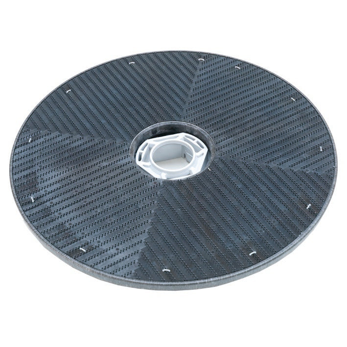 Le support de tampon Harpoon-Grip Diversey (43 cm) est un support de tampon rond, texturé, noir avec un moyeu central blanc pour une utilisation avec des tampons de nettoyage et de polissage, compatible avec swingo 1850 & 4000, illustré sur fond blanc. Paquet : 1 pièce.