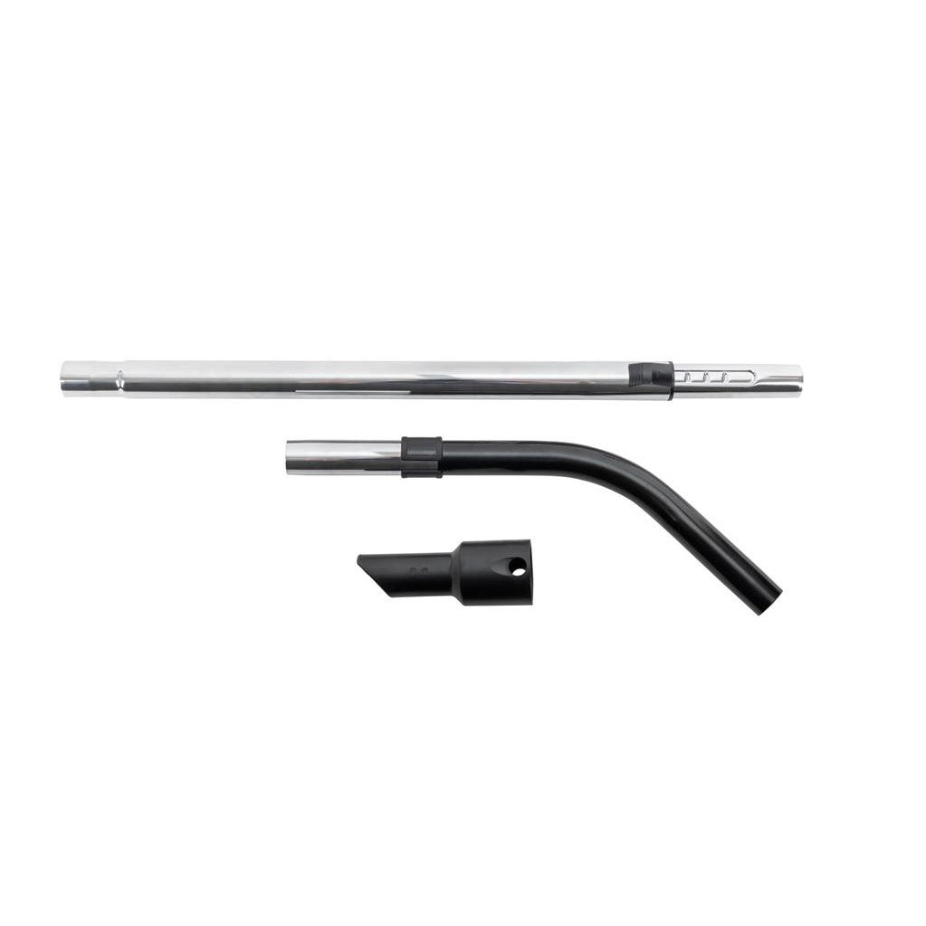 Le kit de mise à niveau TASKI AERO de Diversey comprend un coude en métal, un raccord de tuyau et une tige télescopique pour aspirateurs à cuve Aero, illustrés sur un fond blanc pour mettre en valeur la performance de nettoyage de chaque accessoire.