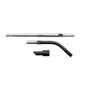 Le kit de mise à niveau TASKI AERO de Diversey comprend un coude en métal, un raccord de tuyau et une tige télescopique pour aspirateurs à cuve Aero, illustrés sur un fond blanc pour mettre en valeur la performance de nettoyage de chaque accessoire.
