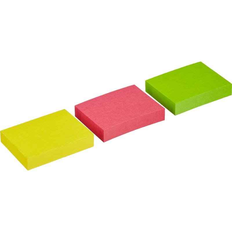 Trois notes adhésives Post-it® de 3M en différentes couleurs néon (38 x 51 mm, 100 feuilles/bloc, 3 blocs/paquet) sont certifiées PEFC et ajoutent une touche vive à tout espace de travail.