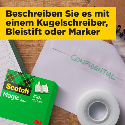 Sur une surface en bois se trouvent un paquet de ruban adhésif invisible Scotch® Magic™ de 3M Deutschland GmbH, pack avantage de 8 rouleaux (19 mm x 33 m), une feuille de papier et une enveloppe avec l'inscription "CONFIDENTIEL". Un drapeau jaune en haut montre les instructions en allemand.