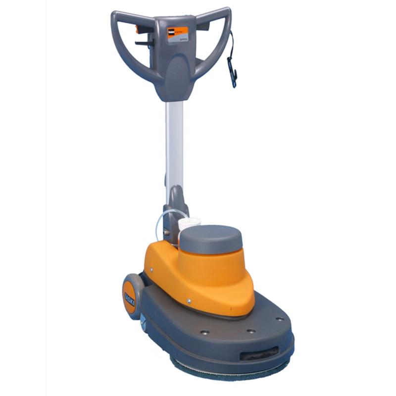 La monobrosse TASKI ergodisc omni de Diversey Deutschland GmbH & Co. OHG, en gris-orange avec commande par guidon et 2 roues, est en position verticale. Elle dispose d'un dispositif de pulvérisation électrique pour un nettoyage efficace avec le système TASKI omni (900 tr/min).