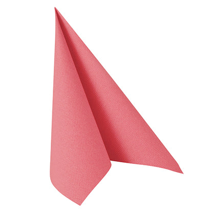 Une serviette rose unique PAPSTAR 50 serviettes "ROYAL Collection" 1/4-pli 40 x 40 cm de PAPSTAR GmbH est pliée en forme de triangle debout sur fond blanc.
