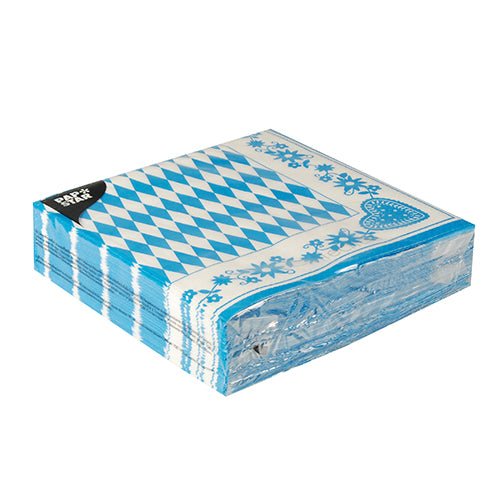 Une pile PAPSTAR Serviettes GmbH, pliage en 4, 40 x 40 cm, bleu bavarois, 3 épaisseurs (50 pièces), avec un motif en losanges bleu et blanc, emballées dans un film transparent.