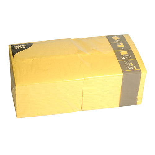 Illustré est un paquet emballé en plastique PAPSTAR de 250 serviettes, 3 plis 1/8 pli de la société PAPSTAR GmbH. L'étiquette sur le côté droit comporte des symboles et des chiffres qui indiquent probablement des détails tels que la taille (33 x 33 cm) ou la quantité.