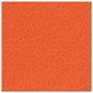 Une serviette carrée de couleur orange nectarine avec un motif tourbillonnant subtil en relief, inspirée du style des serviettes ROYAL Collection de la PAPSTAR GmbH. Produit : PAPSTAR 50 serviettes "ROYAL Collection" 1/4 pli 40 x 40 cm nectarine.