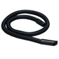 Le tuyau d'aspiration Diversey 2,2 m complet pour TASKI dorsalino/bora, avec tube flexible noir rainuré et embout étroit, est soigneusement enroulé sur fond blanc. Emballage : 1 pièce.