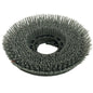 La brosse à récurer abrasive (Ø 43 cm) de Diversey Deutschland GmbH & Co. OHG avec des poils denses et fermes et un trou central est idéale pour nettoyer les salissures tenaces. Illustrée sur fond blanc. Emballage : 1 pièce.
