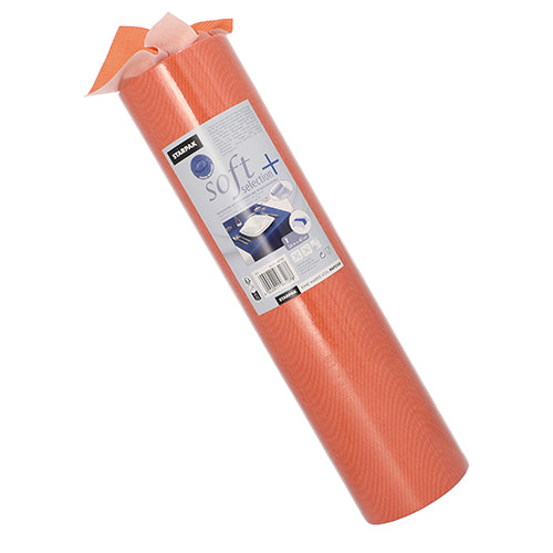 Un rouleau de chemin de table Starpak, semblable à du tissu non-tissé «Soft Selection Plus» (24 m x 40 cm), se tient debout avec un morceau légèrement déroulé en haut – idéal pour des occasions spéciales. L'étiquette du produit montre la marque Starpak et des détails.
