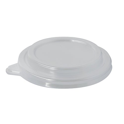Le couvercle Starpak 50 pour saladiers, PS "To Go" Ø 12,5 cm · 2,1 cm clair (50 pièces) est un couvercle transparent et rond avec une languette latérale, parfait pour les saladiers ou les contenants à emporter. Photographié sur un fond blanc simple.