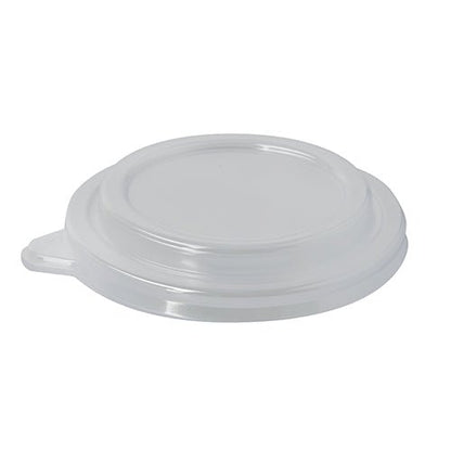Le couvercle Starpak 50 pour saladiers, PS "To Go" Ø 12,5 cm · 2,1 cm clair (50 pièces) est un couvercle transparent et rond avec une languette latérale, parfait pour les saladiers ou les contenants à emporter. Photographié sur un fond blanc simple.
