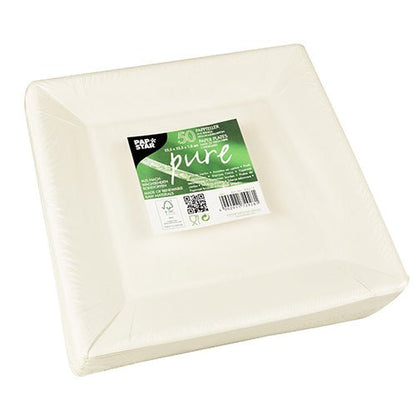 Une pile de 50 carrés blancs PAPSTAR Assiettes en carton (22,5 cm, modèle « pure ») de la PAPSTAR GmbH sous film rétractable – idéal pour un plaisir respectueux de l'environnement.