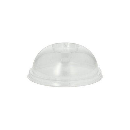 Le PAPSTAR 100 couvercles Dom, PLA « pure », ronds, Ø 9,5 cm · 4,5 cm, transparents comme du verre, les PAPSTAR GmbH est un couvercle transparent en forme de dôme, doté d'une petite ouverture ronde, conçu pour les tasses ou les récipients alimentaires. Il est représenté sur un fond blanc uni.