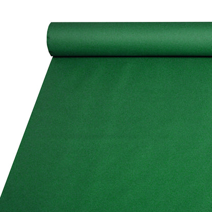 La nappe Starpak, similaire au tissu, en Airlaid (20m x 1,2m), est partiellement déroulée et montre sur un fond blanc une apparence durable et facile à nettoyer.