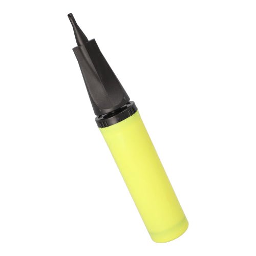 La PAPSTAR pompe pour ballons en aluminium (28x4,5 cm, jaune) de PAPSTAR GmbH est l'accessoire de fête idéal - la pompe à ballons pratique est livrée individuellement dans un sac et possède une buse noire.