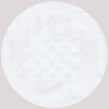 Das PAPSTAR Papiertischtuch mit Damastprägung von PAPSTAR GmbH ist eine weiße, elegante und festliche Papiertischdecke mit dezenter Damastprägung. Erhältlich als Rolle im Karton.