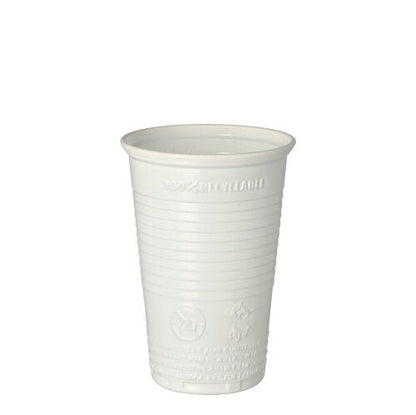Un gobelet Starpak 25 (PP, 0,2l, Ø 7,03cm, 9,9cm de haut) est debout sur un fond blanc ; le gobelet blanc simple a des rainures horizontales et des symboles de texte/recyclage en relief – idéal pour les déplacements.