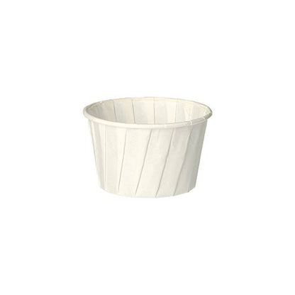 Le gobelet à vinaigrette rond PAPSTAR, 6,6 cm, blanc, papier "pure" (100 pièces) de la société PAPSTAR GmbH est un gobelet en carton plié respectueux de l'environnement pour épices ou sauces, illustré vide sur un fond blanc simple.