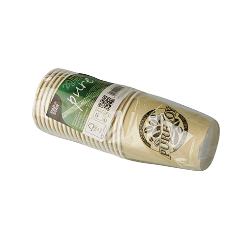 Une pile scellée de PAPSTAR 20 gobelets, carton 0,2 l Ø 8 cm de la société PAPSTAR avec une étiquette verte et blanche contenant des informations sur le produit et des codes QR sur fond blanc.