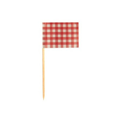 Le PAPSTAR 200 Deko-Picker 8 cm de la PAPSTAR GmbH est un petit cure-dent en bois avec un drapeau à carreaux rouge et blanc, idéal pour les amuse-gueules ou le catering, présenté isolé sur fond blanc.