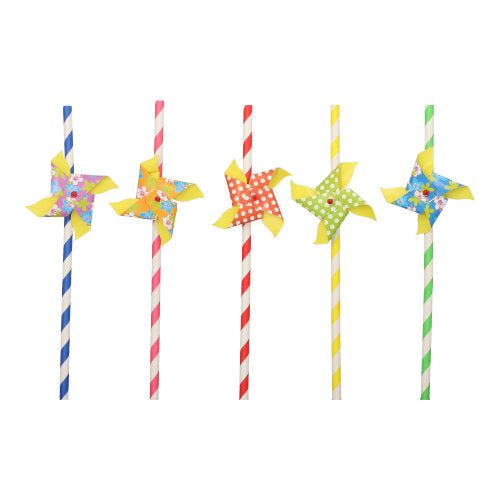 Cinquante pailles en papier PAPSTAR (Ø 6 mm, 20 cm) de la société PAPSTAR GmbH de différentes couleurs, chacune avec une éolienne avec des feuilles jaunes et à motifs, sont disposées verticalement. Les pailles biodégradables se tiennent sur fond blanc.