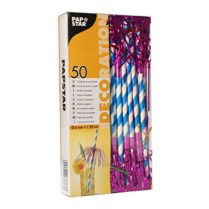 Une boîte avec 50 pailles en papier PAPSTAR (Ø 6 mm, 20 cm) de la société PAPSTAR GmbH, rayées bleu-blanc avec des lamettes violettes, convainc par une qualité durable et des informations produit multilingues sur l'emballage.