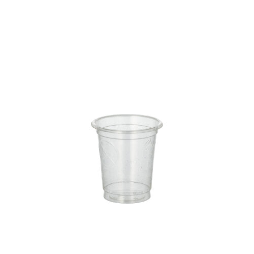 Un petit gobelet en plastique transparent de PAPSTAR 40 verres pour schnaps de la PAPSTAR GmbH avec un bord légèrement évasé est centré sur un fond blanc simple.