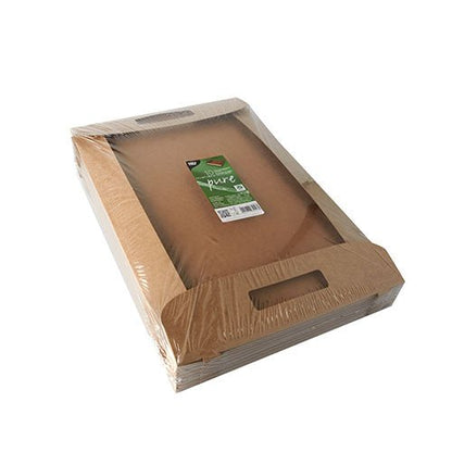 Une pile de PAPSTAR 10 plateaux portables en carton brun biodégradable (« pure ») de PAPSTAR GmbH, scellés dans un film plastique transparent et munis d'une étiquette verte et blanche.