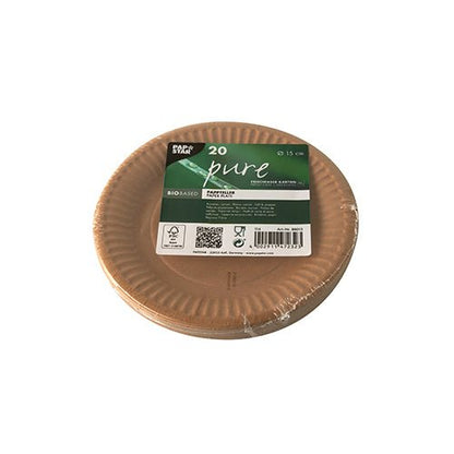 Un paquet de 20 assiettes en carton rondes "pure" de PAPSTAR GmbH, fabriquées à partir de matériaux durables, emballées dans un plastique transparent avec branding et QR-code - parfait pour un usage quotidien.